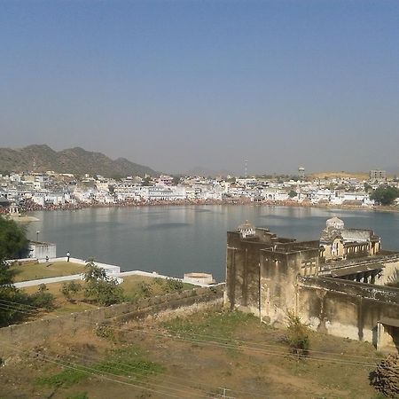 Pushkar Lake Palace Bagian luar foto