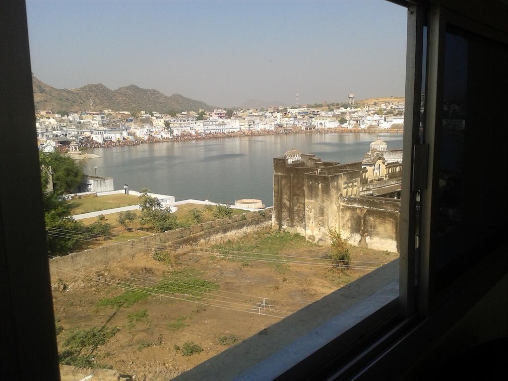 Pushkar Lake Palace Bagian luar foto